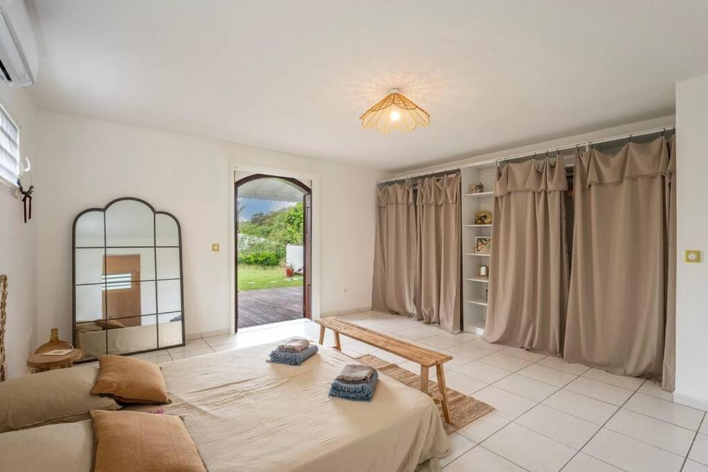 Spacieuse Villa Corossol Avec Piscine Et Jeux Exterieurs Le Gosier  Buitenkant foto