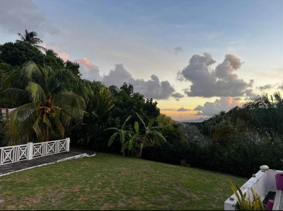 Spacieuse Villa Corossol Avec Piscine Et Jeux Exterieurs Le Gosier  Buitenkant foto