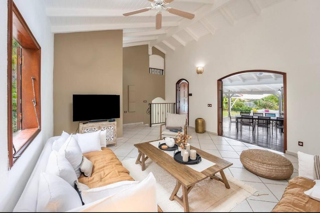 Spacieuse Villa Corossol Avec Piscine Et Jeux Exterieurs Le Gosier  Buitenkant foto